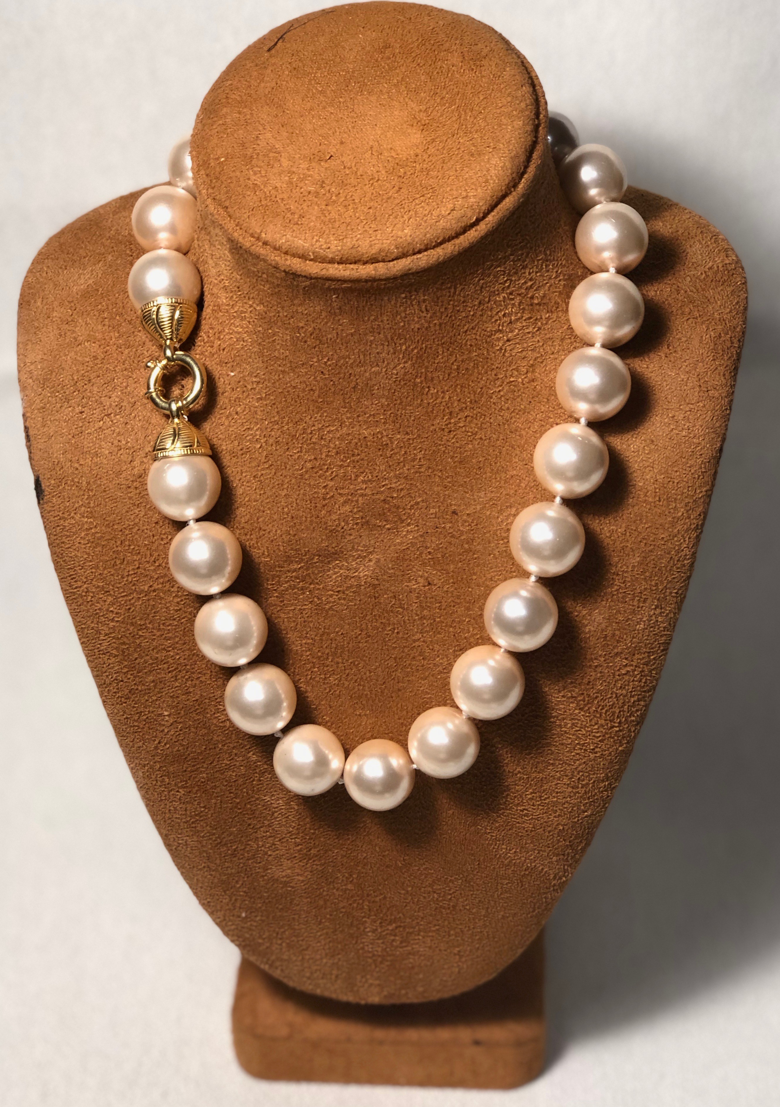DM14-20MM Blush Shell Pearls